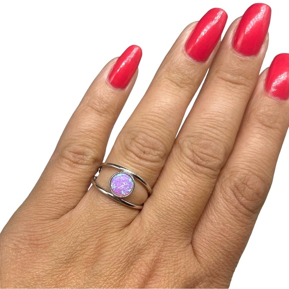 Elegant Silver and Purple Opal Ring - Picture 2 of 5